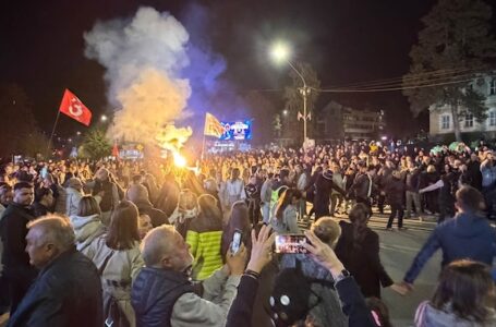 „Šumadijski vez“ održan na Trgu kneza Mihaila u Gornjem Milanovcu