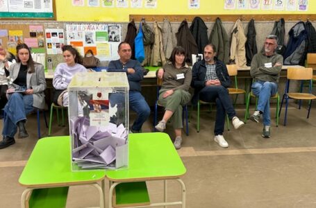 Vanredni parlamentarni izbori: Jovan Vujičić i Dejan Kovačević glasali u Gornjem Milanovcu